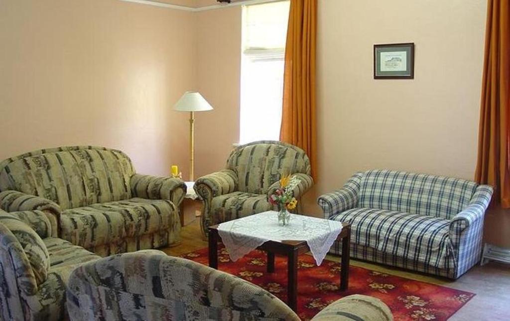 Franschhoek Travellers Lodge Экстерьер фото
