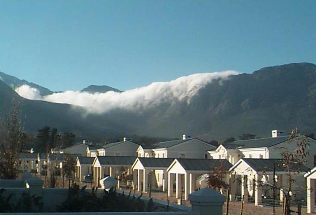 Franschhoek Travellers Lodge Экстерьер фото